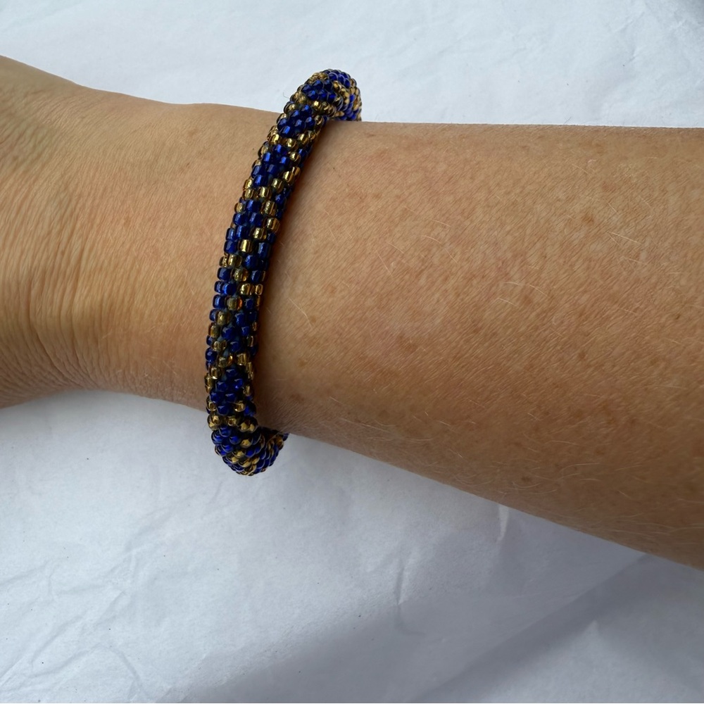 Chic Beaded Bracelet in Navy and Gold